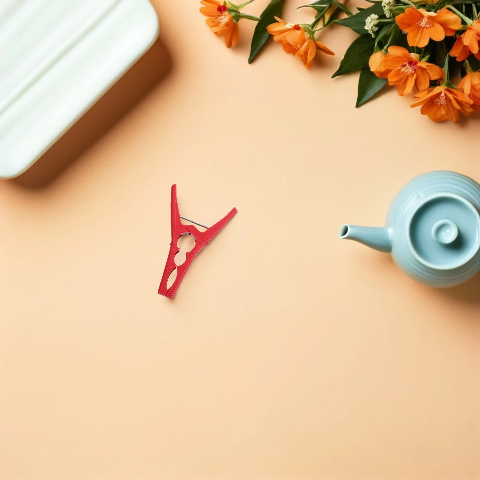 

50Pcs Plant Support Clips Lightweight Plastic Trellis Clamp for Tomato Cucumber Vine Climbing Garden Plant Stem Support
