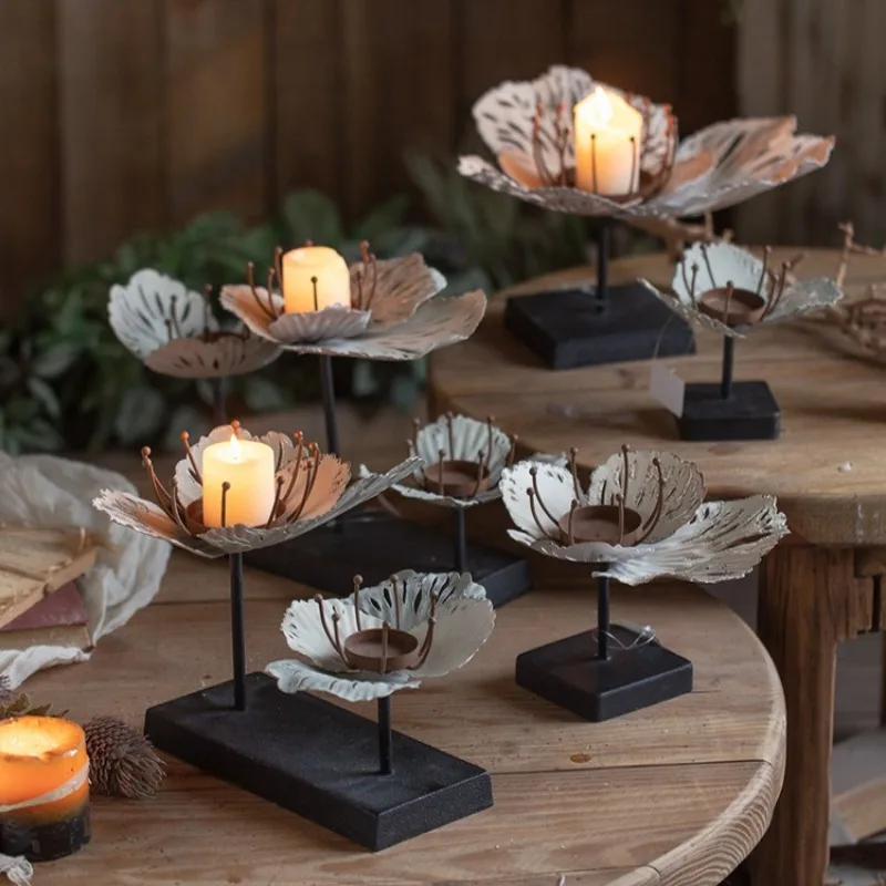 Vintage Candle Holder Elegant Iron Flowers Candles Holder Wedding Creativity Decoration Candlestick Photo Design Display Props
