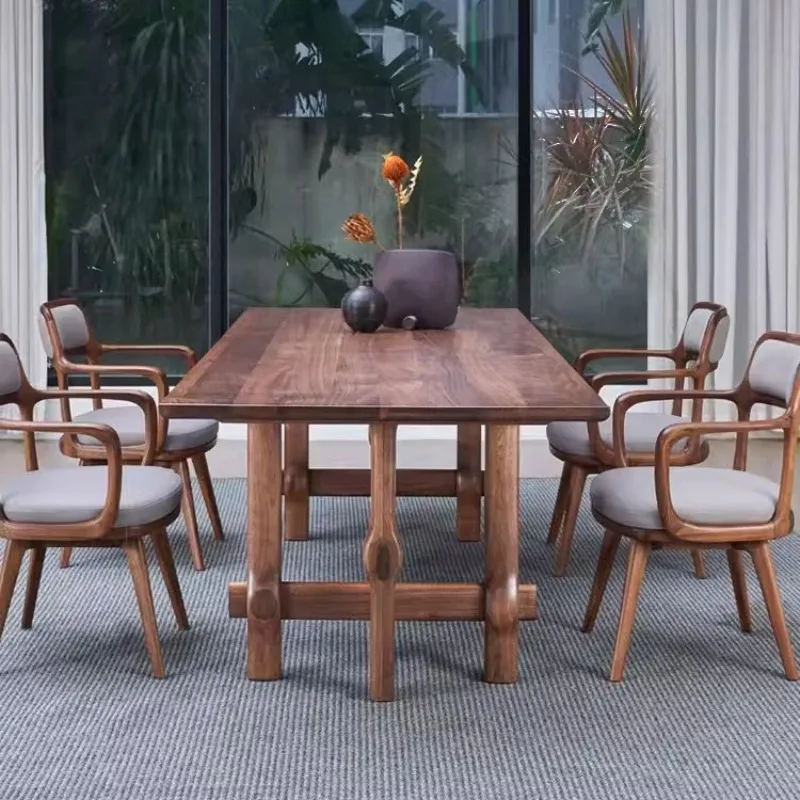 Table à manger et chaises de villa