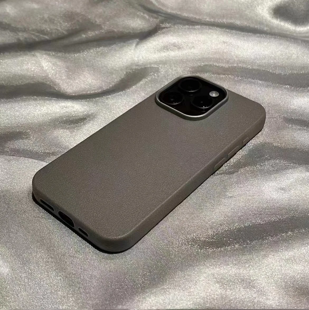 Luxury Matte Leather Phone Case For iPhone 16 15 14 Plus 13 12 11 Pro Max XS Max XR Lens Protection Shockproof Silicone Cover - náhled 6