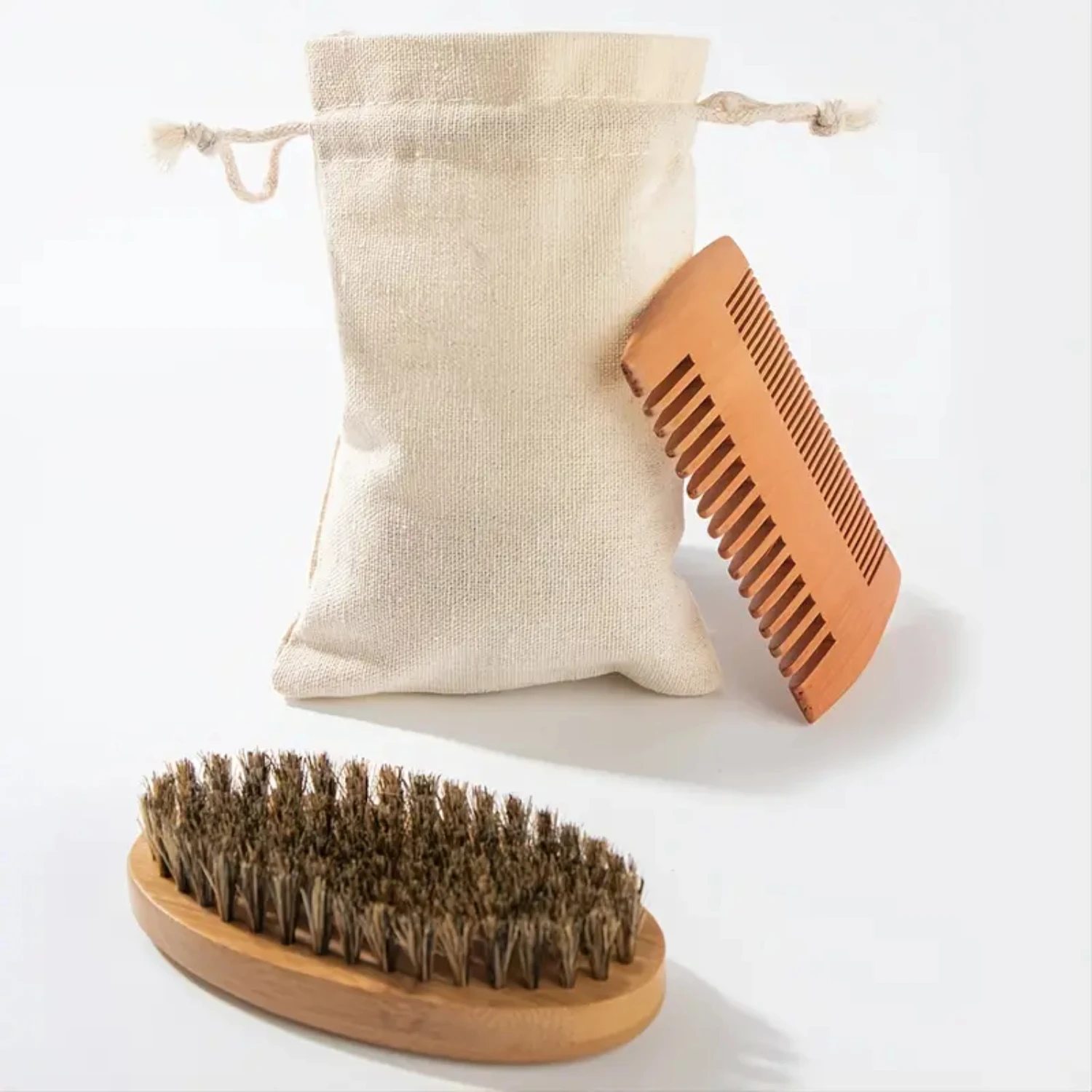 

Мужской набор: щетка для бороды из щетины кабана и деревянная расческа для укладки, ухода и формирования бороды — незаменимые инструменты для ухода за бородой для каждого мужчины.