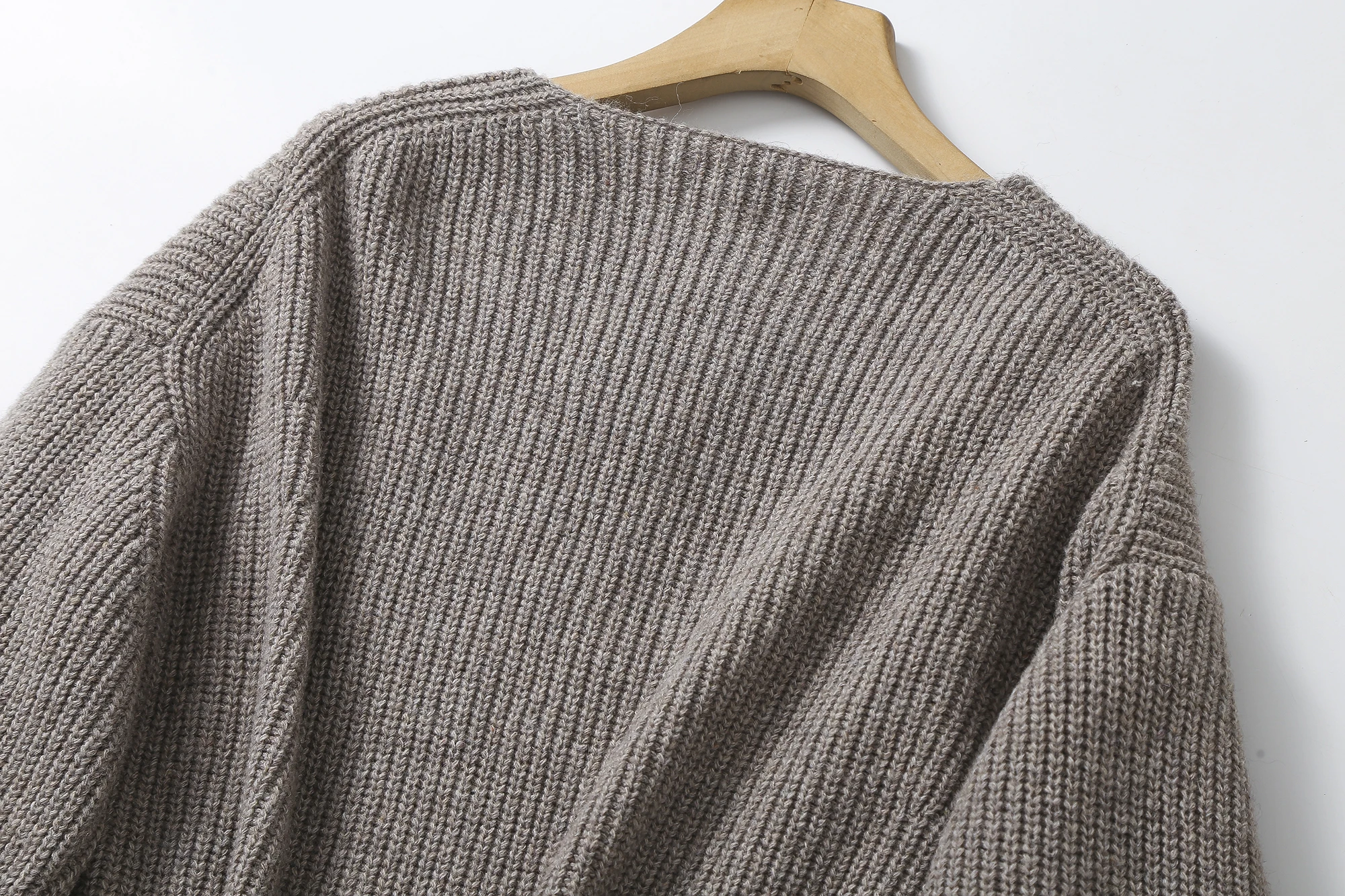 Ethereal MD 2023 autumn new style of French casual slouchy wool blend reverse stitch V-neck knitwear