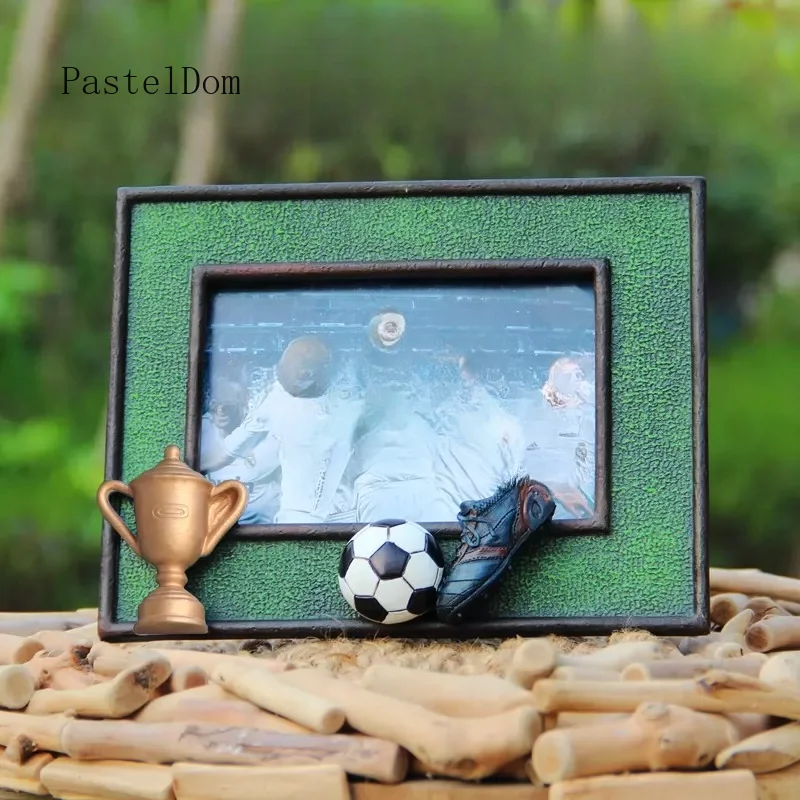 Creative 3D Relief Football Photo Frame Ornament, Handcrafted Sports Competition Souvenir Birthday Gift for Soccer Lovers