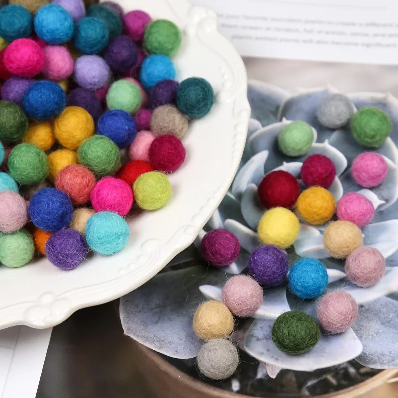 10pcs DIY Wool Felt Balls Handmade Felt Christmas Gifts 15mm