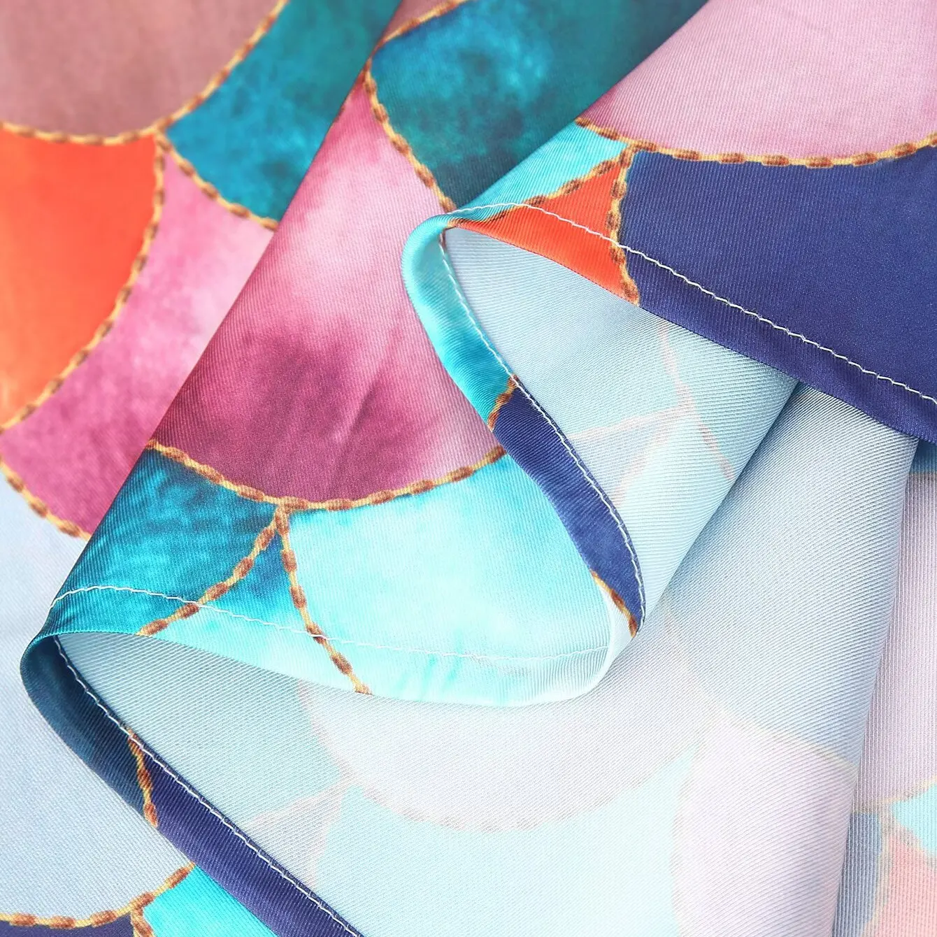 فستان ZBZA ربيعي جديد للسيدات بتصميم عصري من الساتان مطبوع برقبة معلقة، فستان أنيق عالي الخصر بدون أكمام، نمط الماس