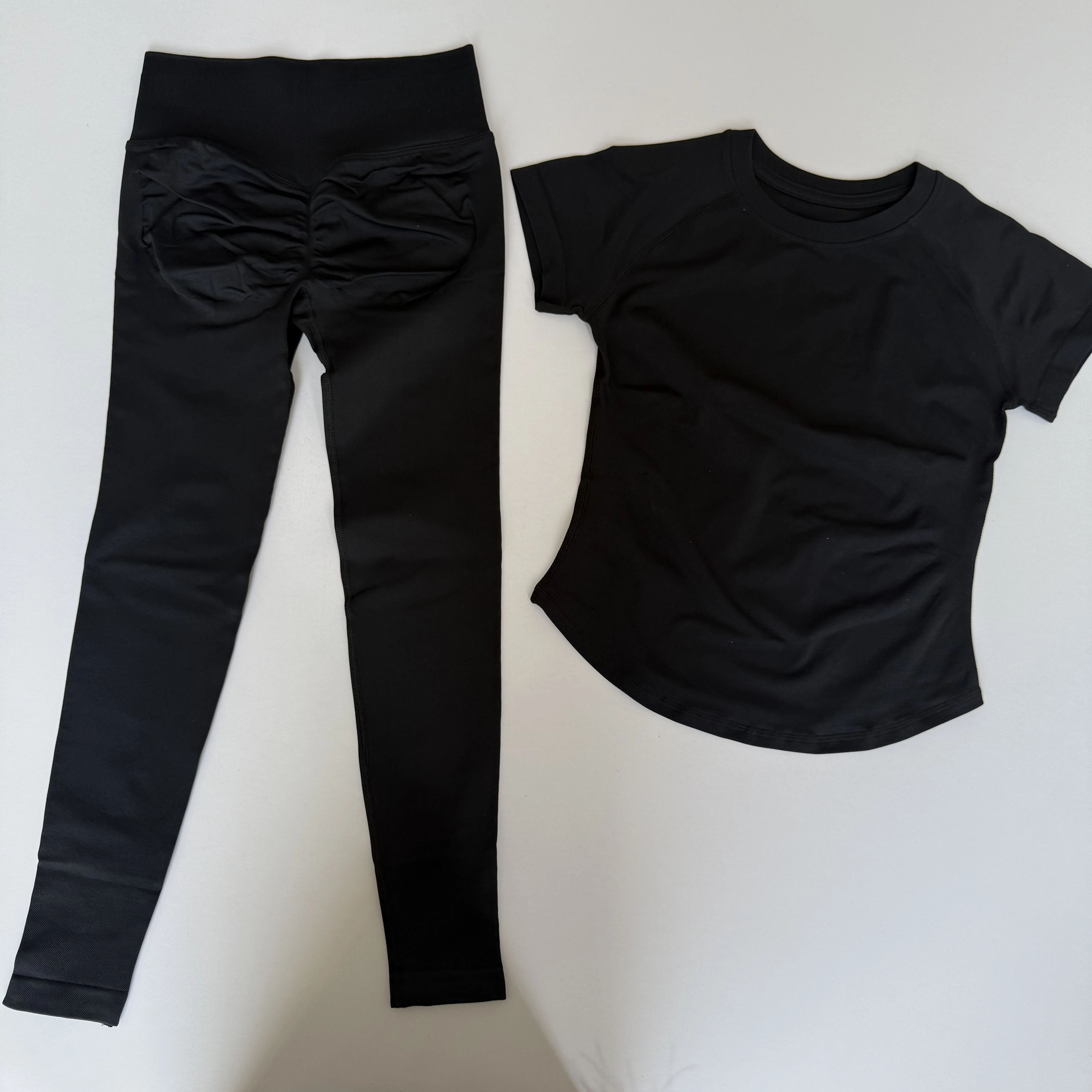 2-teiliges Sportset, Kurzarm-Nahtloses Yoga-Oberteil, Fitness-Set für Damen, Workout-Lauf-Sportshorts, Gym-Anzug – Detail 9