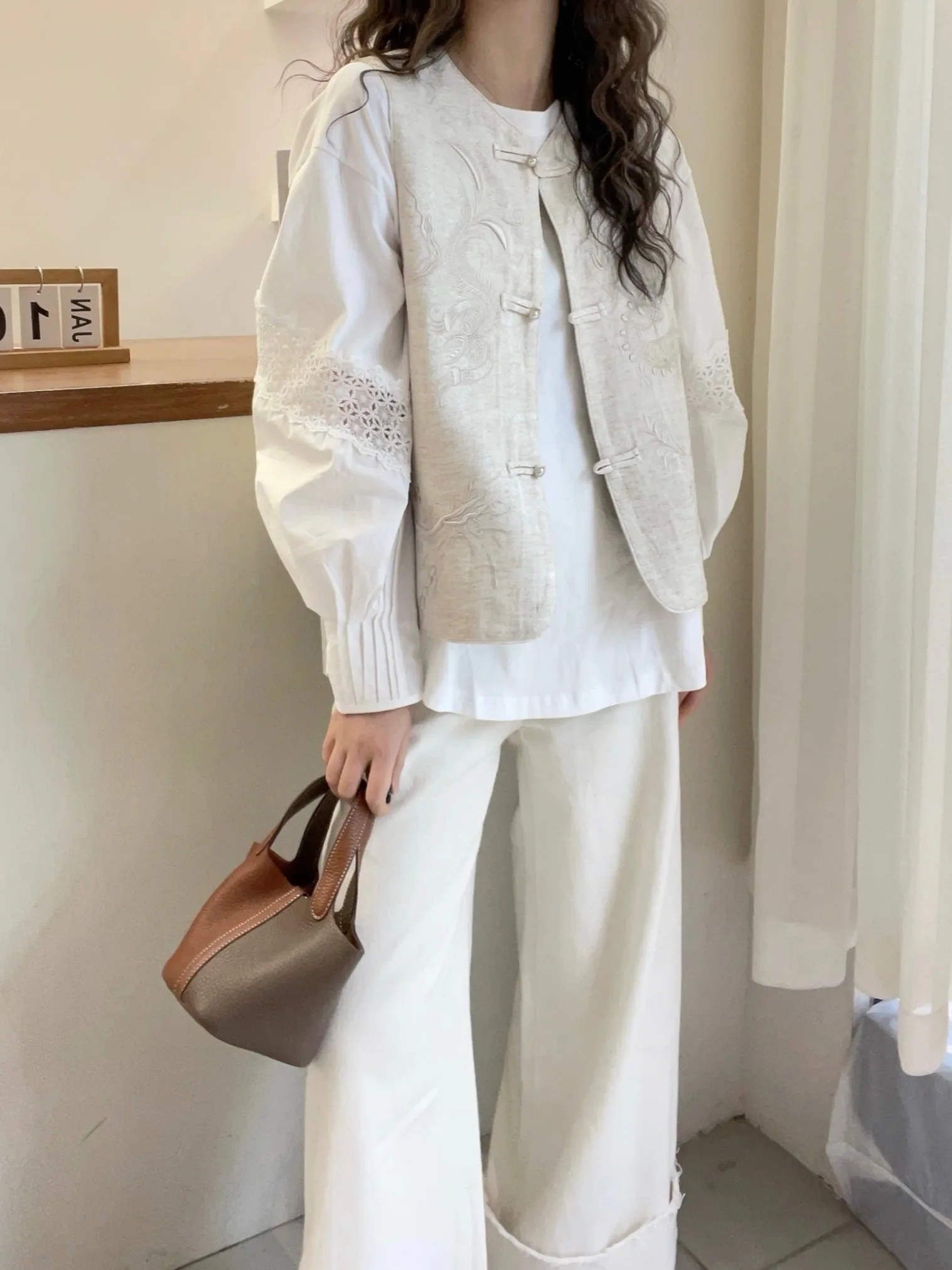 

New Chinese Sle Embroidered Vest Jaet Women's Autumn New Heavy Work Retro National Sle Button round Ne Bal Top