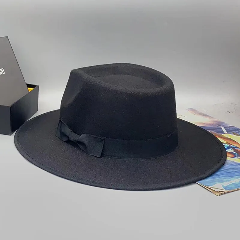 قبعة من الصوف المدبب على الطراز الأوروبي قبعة جاز عتيقة بحافة واسعة مع شريط من الساتان لون سادة محبوك ​