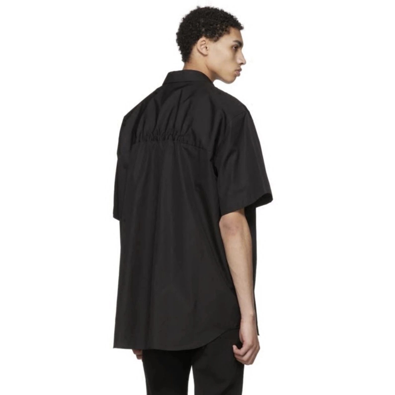 S-6XL 2026 Nova Coleção de Roupas Unissex para Homens e Mulheres, Camisa de Manga Cinco Quartos com Silhueta de Designer Original de Nicho, Tamanhos G