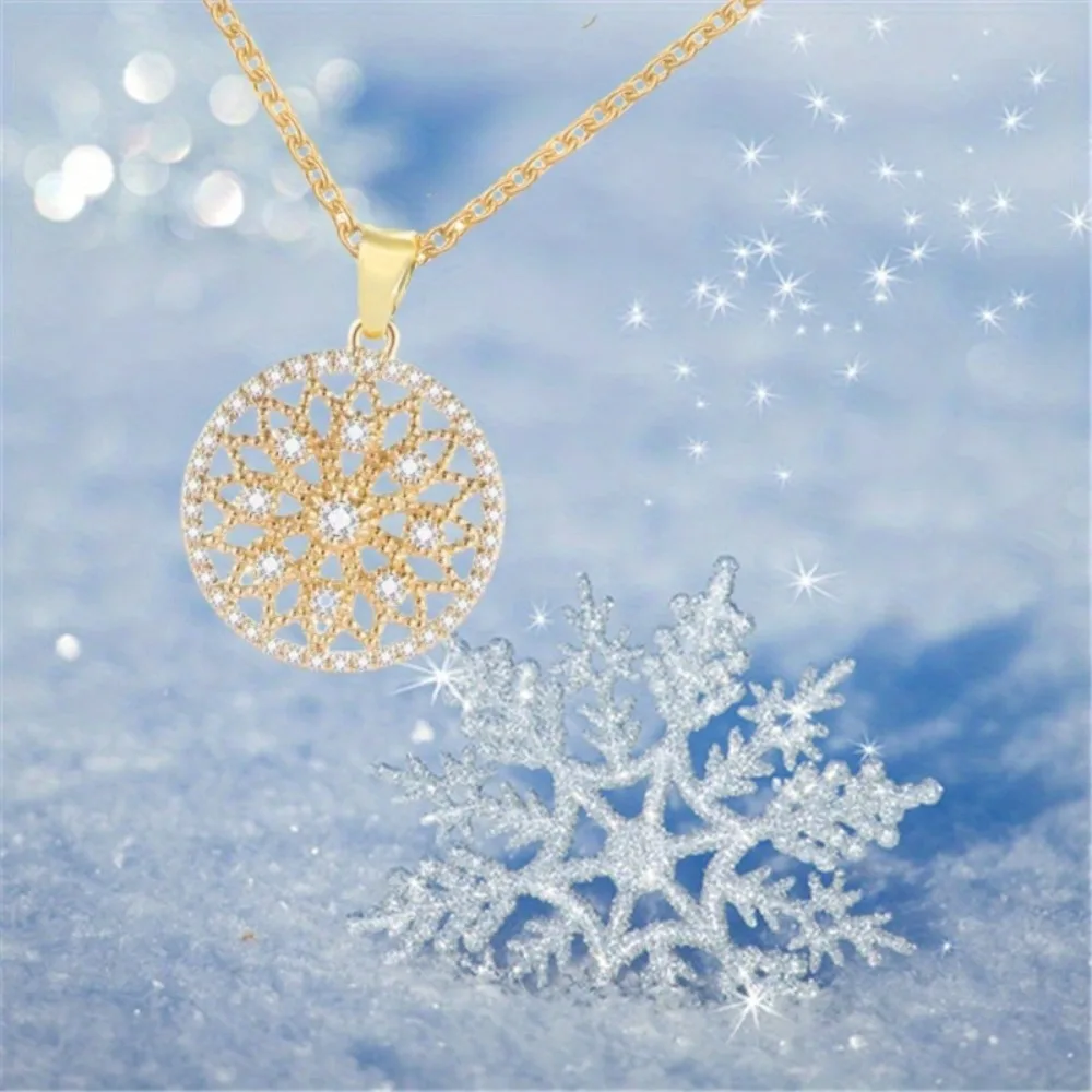 Exquisite Shiny Zircon Round Hollowed-out Snowflake Pendant Necklace for Women Fashion Versatile Christmas Birthday Gift Jewelry