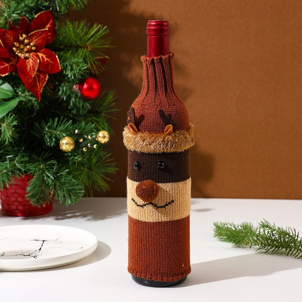 

2pcs Wine Bottle Cartoon Knitted Decor Old Man Snowman Wine Case Christmas Happy New Year Restaurant Atmosphere Decoration