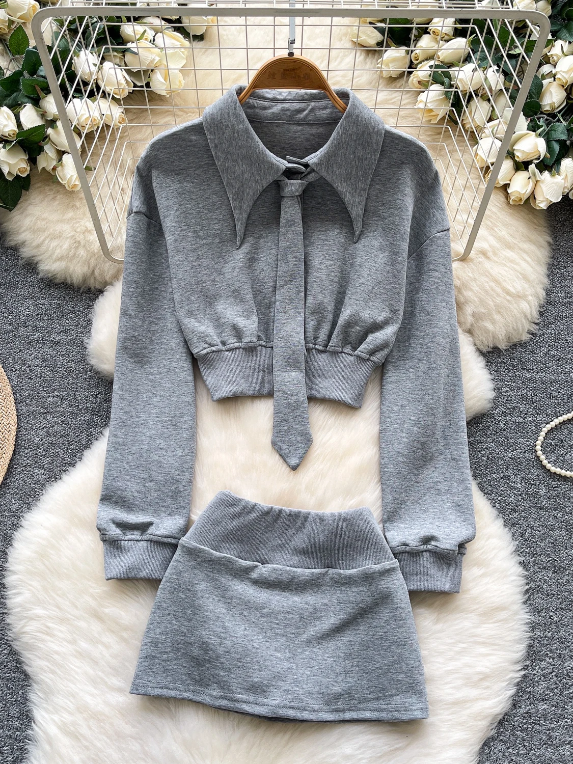 

Faionable High-Waist ort-Sve Hoodie And Skirt Two-Piece Set for Trendy Women Comfortable Fit Casual Workwear