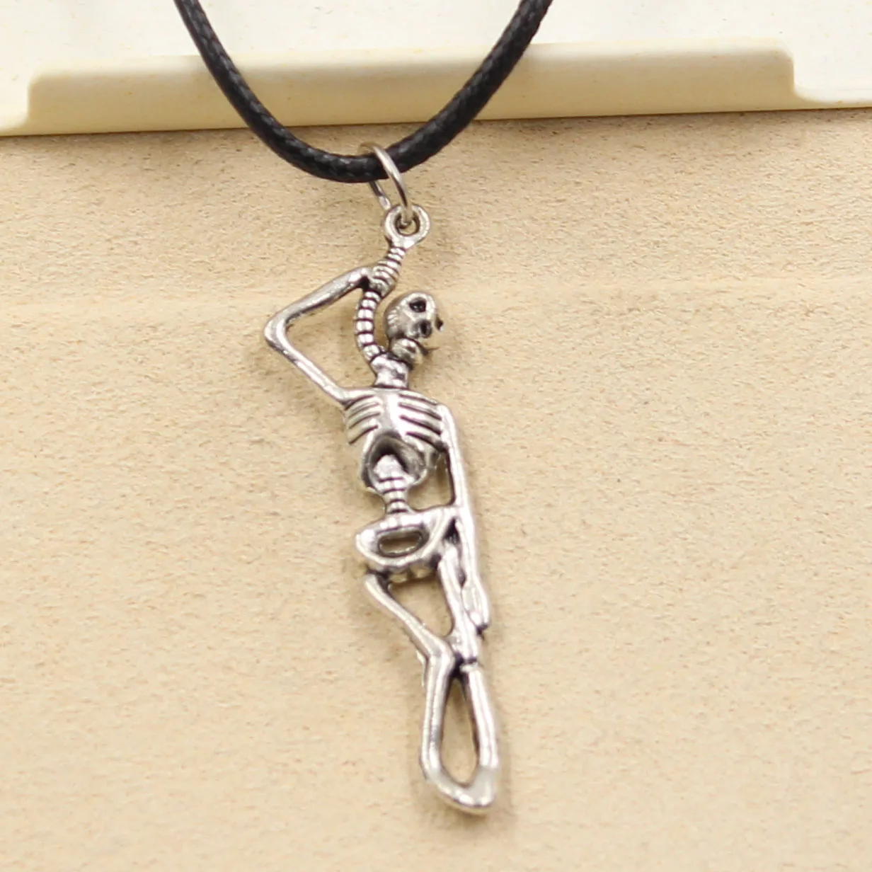 New Fashion Tibetan Silver Color Pendant Skeleton Man Necklace Choker Charm Black Leather Cord Factory Price Handmade Jewelry
