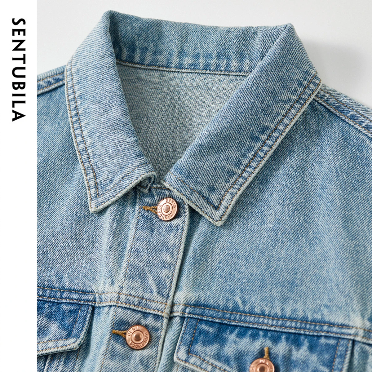 SENTUBILA سترات الدنيم القطنية معاطف النساء 2025 الربيع الصيف عادية رفض طوق بلا أكمام زر ملابس خارجية قصيرة W51J58816