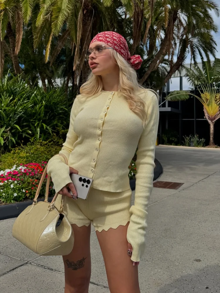 

Fashion Solid Single Breasted Knitted Shirt Shorts Suits Women Elegant O Neck Full Sleeves Top Wavy Edge Shorts Chic Lady Outfit