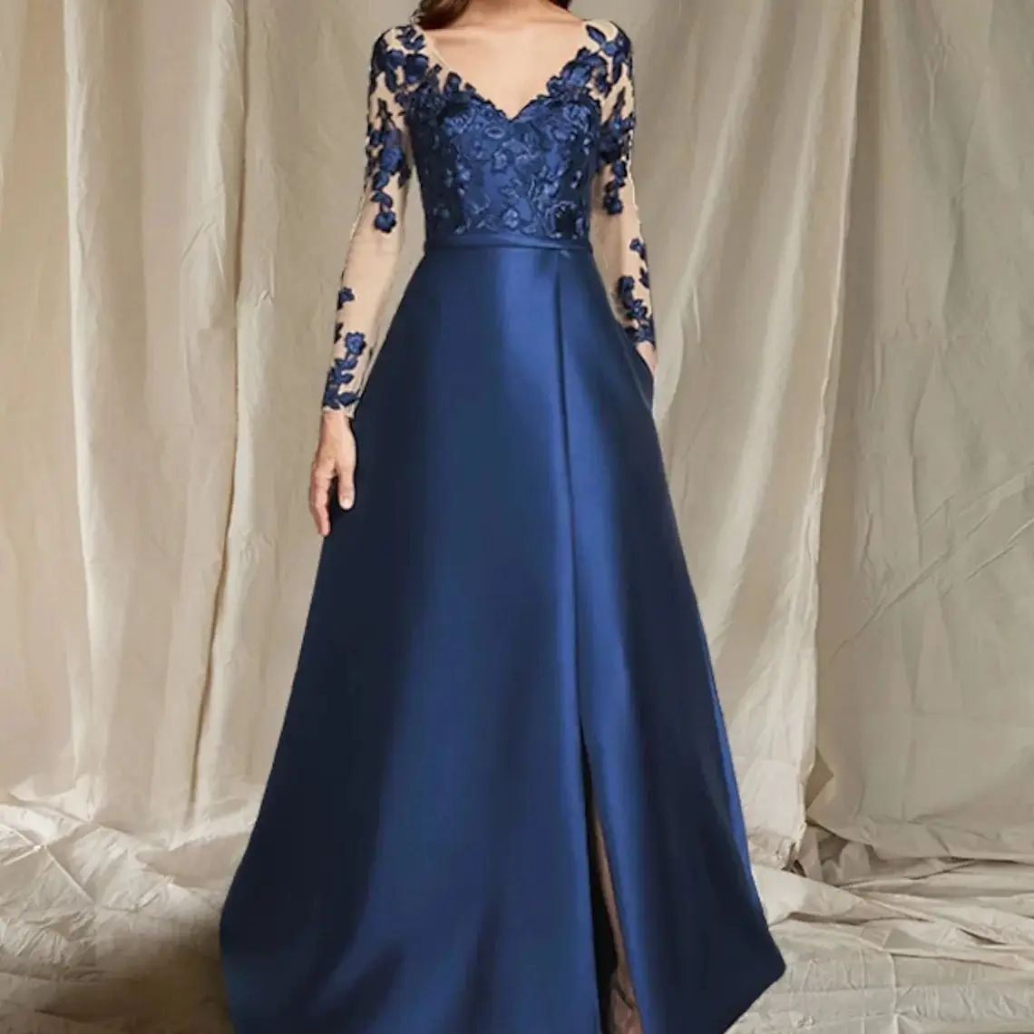 

2026 Elegant A-Line Mother of the Bride Dress plus Size V Neck Floor Length Lace Satin Tulle Long Sleeve Split Front
