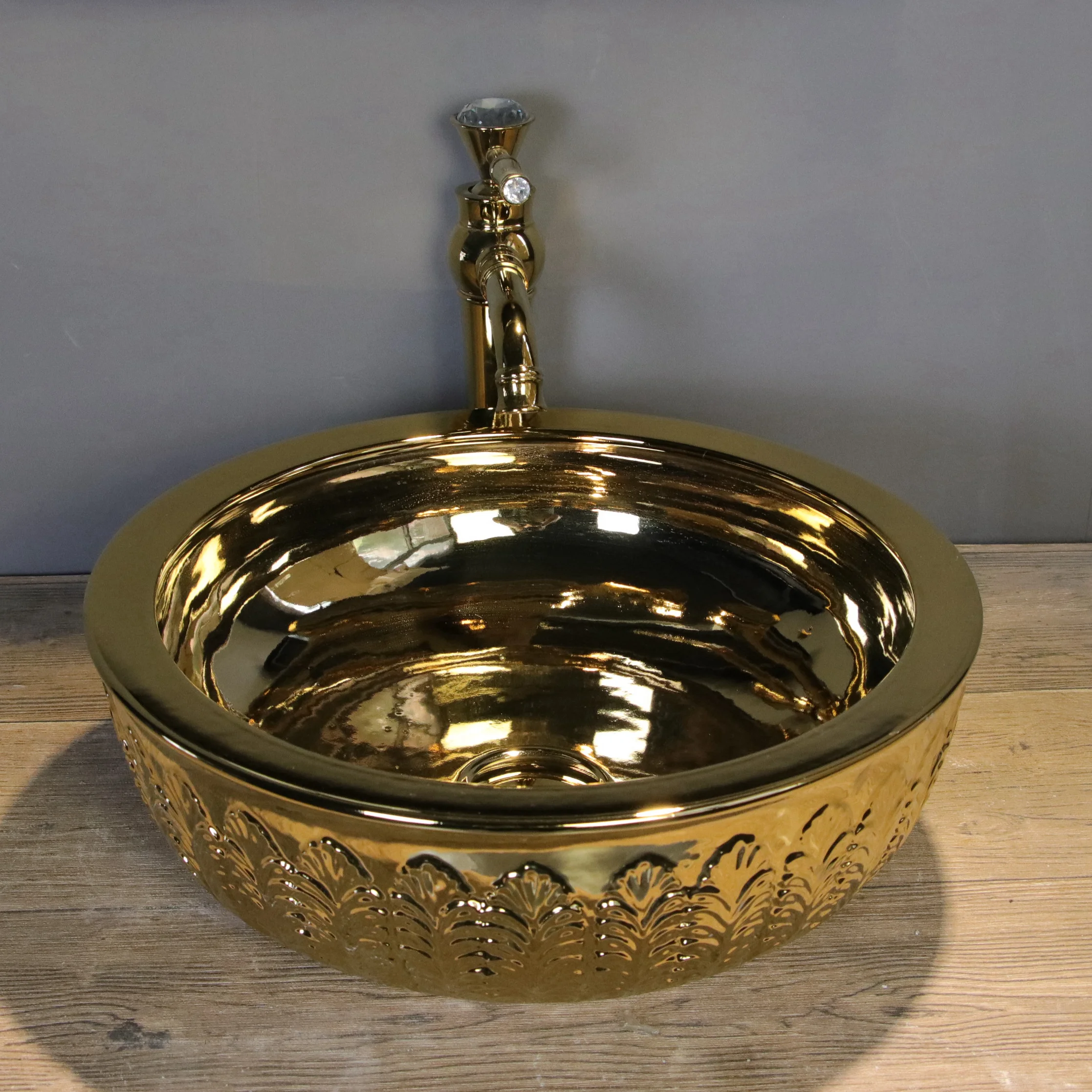 Hand Carved Leaf Luxury Gold Ceramic Bathroom Countertop Wash Basin Vessel Sinks Bowl Vanity Faucet Combo Jingdezhen Porcelain