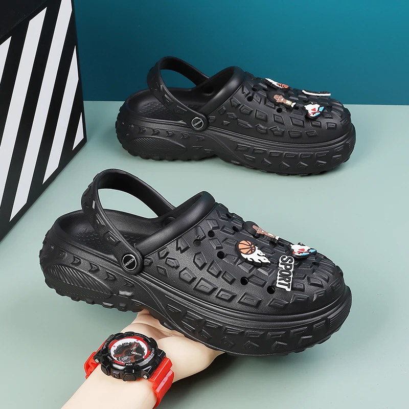 Men's thick soft bottom EVA material casual slippers with holes, lightweight and non slip outdoor sandals