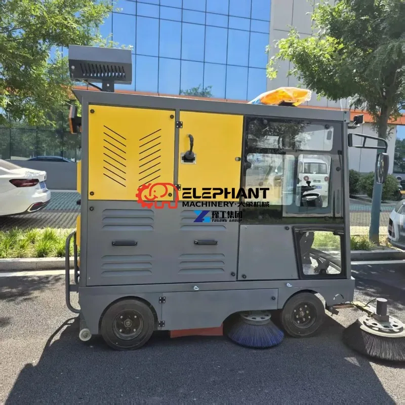 Enclosed Ride on Heavy Duty Street Sweeper 2500mm Cleaning Width for Municipal Street Surface Cleaning Application