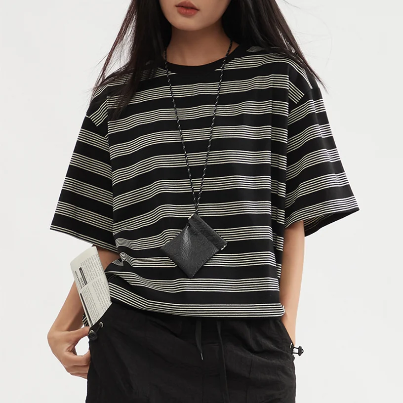 

Yapher Women's Heavyweight Striped Short Sleeve T-shirt Loose Fit Crew Neck Tee Breathable Cotton Couple Casual Tops for Summer