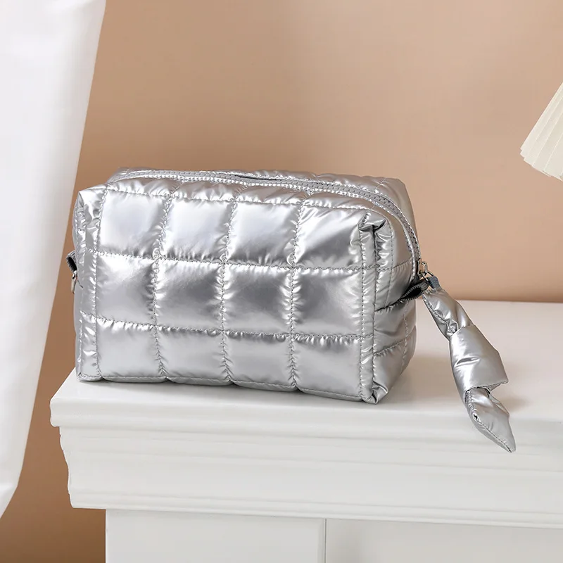 Quilted Cotton Cloud Cosmetic Bag Large Capacity High Aesthetic Portable Travel Partitioned Makeup Storage Pouch For Girls