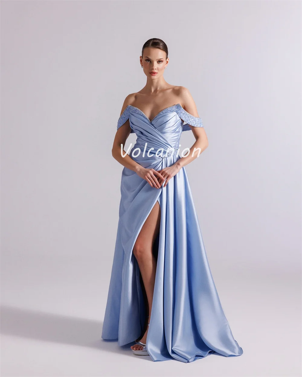 Abiti lunghi classici personalizzati squisiti Charmeuse con strass e paillettes pieghe dritte con spalle scoperte Abiti da cerimonia su misura