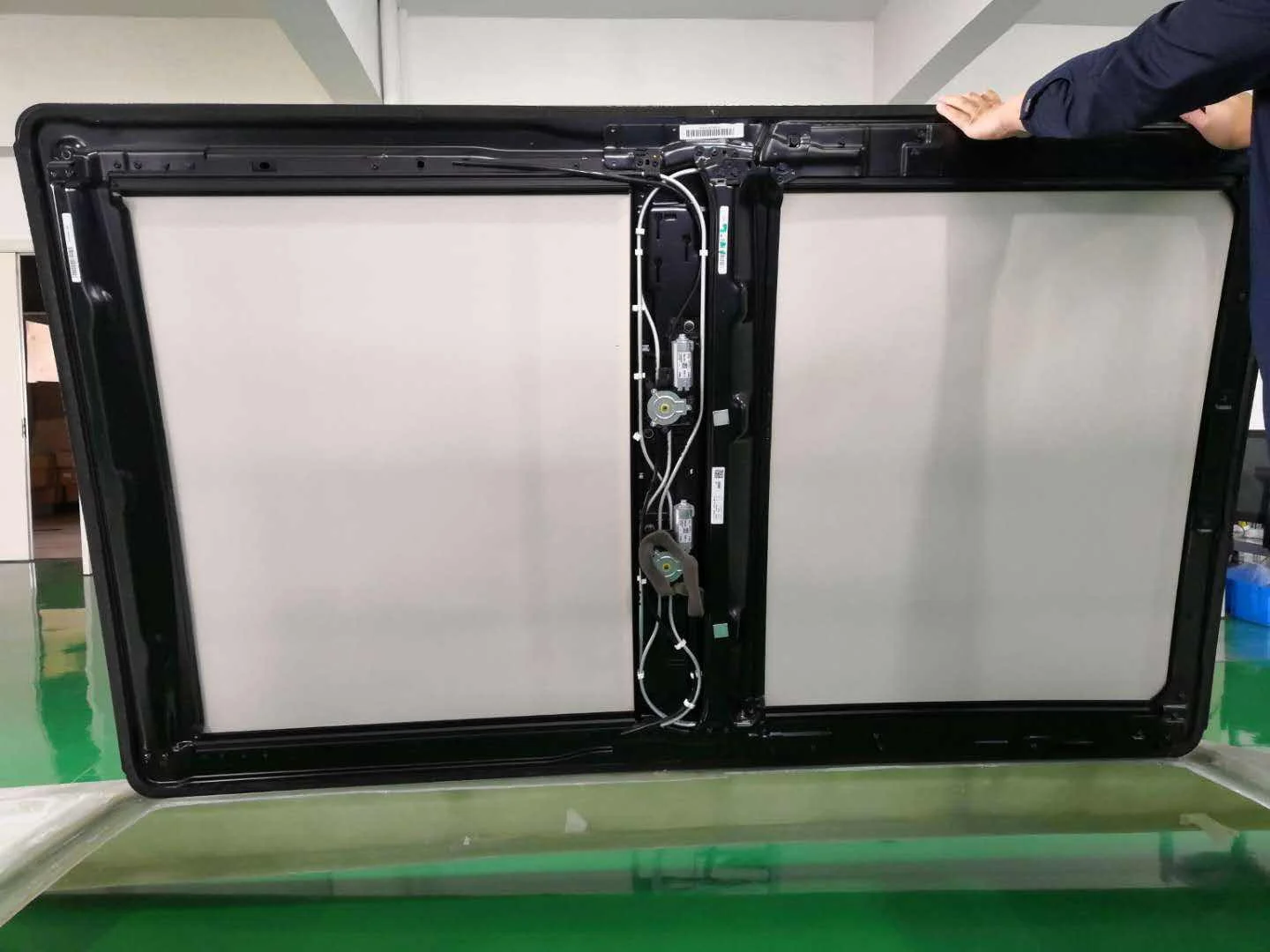 تعديل تلقائي لنافذة سقف السماء الأصلية لسيارة Mercedes W447 V250 V Class Sunroof #2