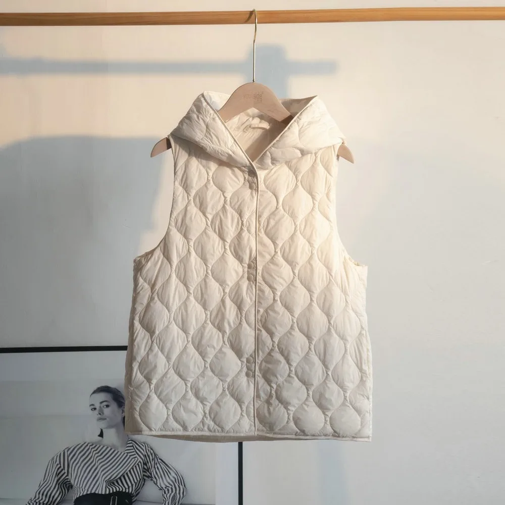 Vrouwen 2023 Nieuwkomers Mode Ultralight Dunne Capuchon Donsjacks Lente Herfst Vrouwelijke Slim Fit Mouwloze Puffer Jas Kleding