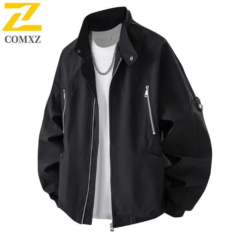 COMXZ 2025 الرجال الوقوف طوق سترة عادية الرياضة في الهواء الطلق تنوعا معطف الخريف جديد وصول موضة الشارع نمط سترة واقية #1