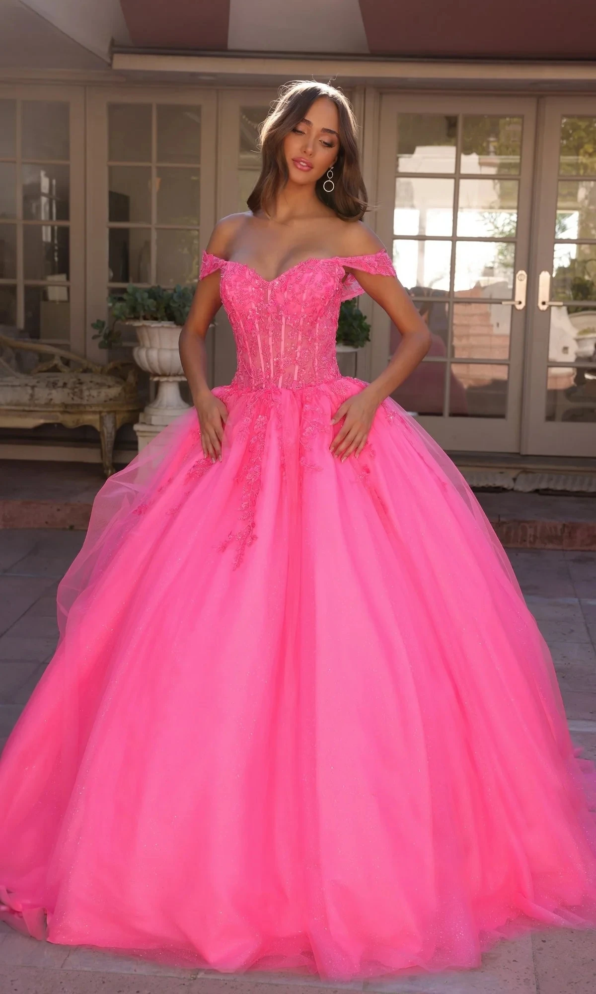 

Off the Shoulder Sweet Long Prom Ball Gown Quinceanera Dresses Appuliques Lace Up Elegant Party Adult Graduation Dresses