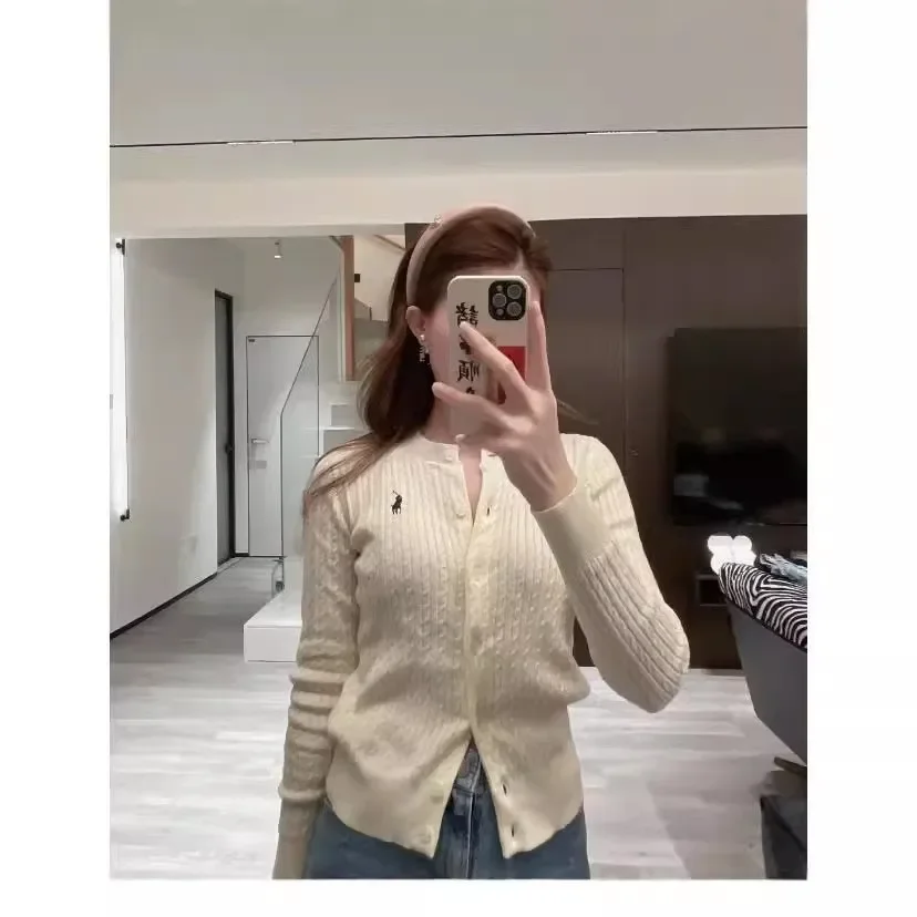 Cardigan lavorato a maglia ricamato con girocollo Ruff Pony da donna Nuovo maglione lavorato a maglia slim twist vintage