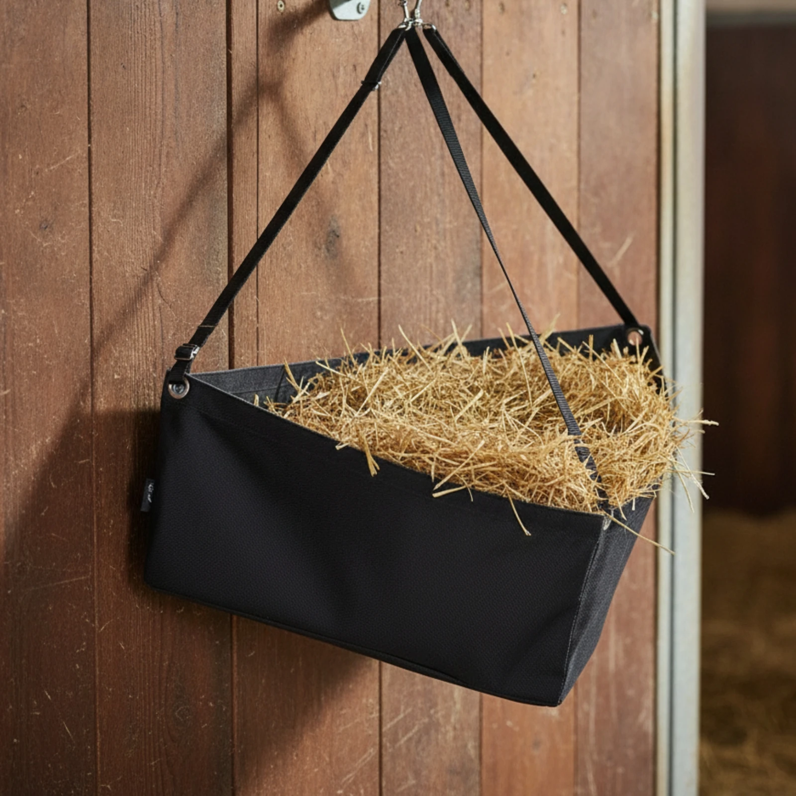 Triangular Horse Hay-Feeding Bag Tear Resistant 600D Oxford Cloth Hay Bag with Mesh Feeding Area Wide Opening Breathable