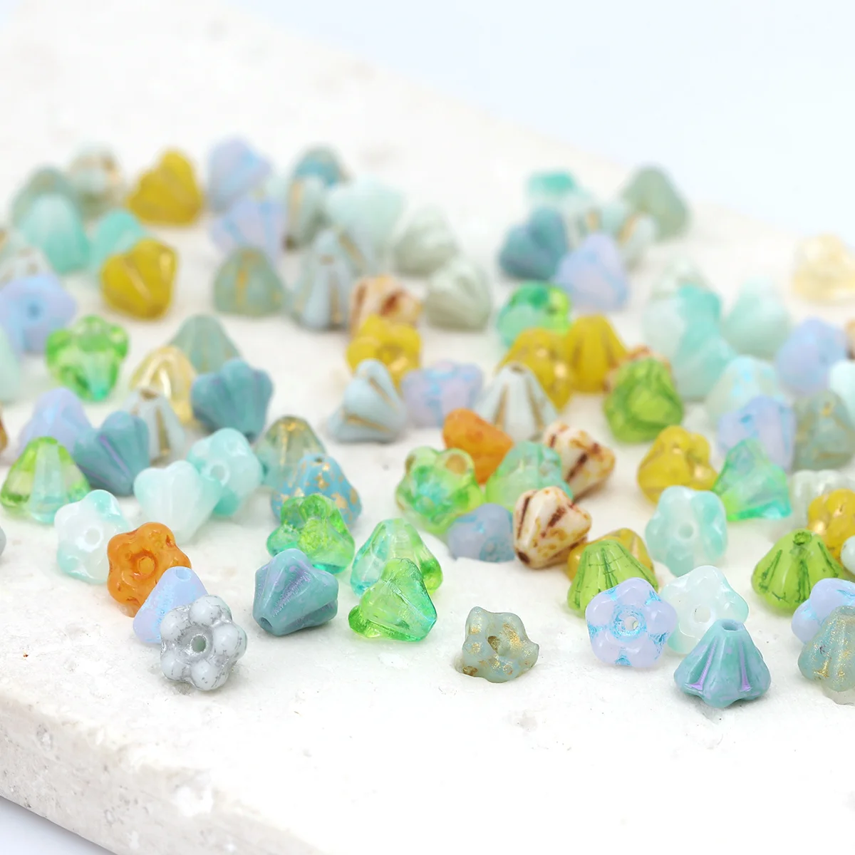 About 20/40pcs Random Color 4*6mm Glass Wind Chime Flower Mini Trumpet Flower Glass Beads, For DIY Jewelry Making Supplies