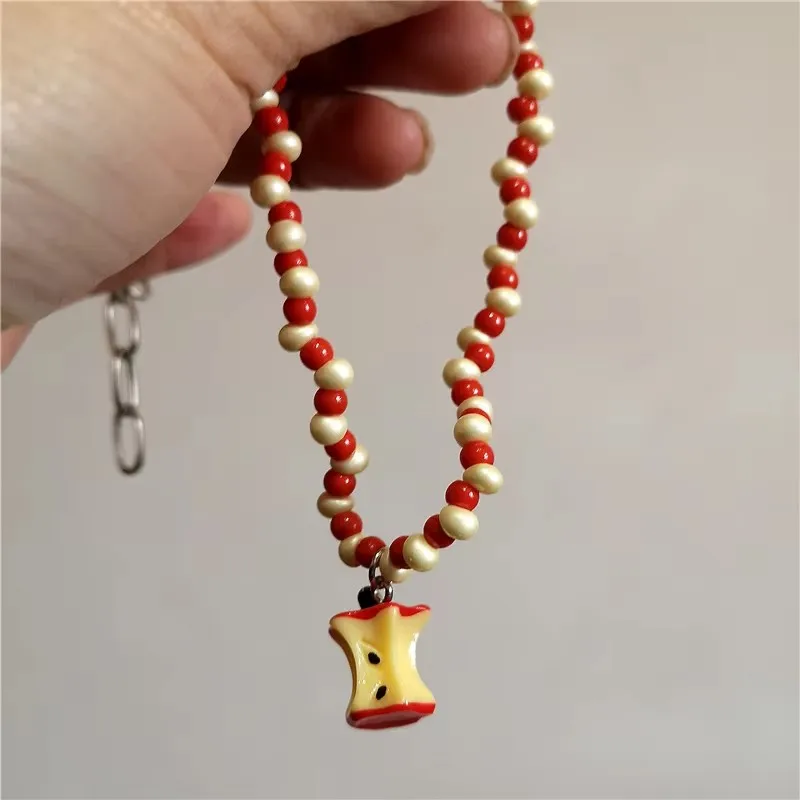Vintage Resin Red Apple Fruit Pendant Bead Choker Necklace Goth Y2K Cute Harajuku Aesthetic Vacation Scene 2000s EMO Accessories