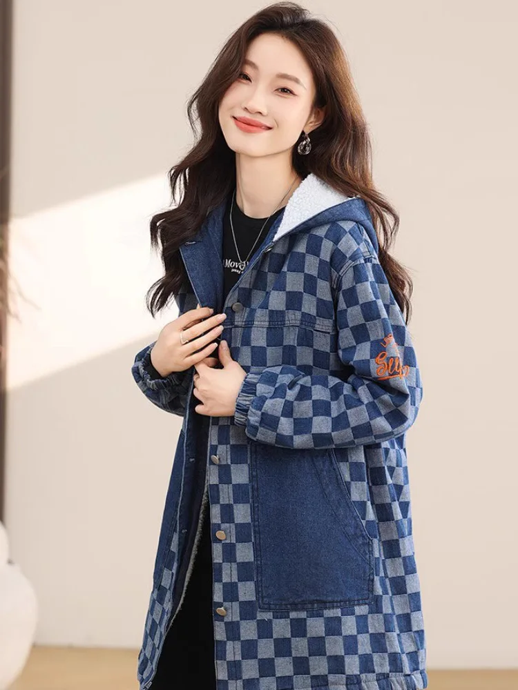 Nouveau Manteau en denim avec doublure en velours pour femme automne-hiver Mode Capuche Veste à carreaux à simple boutonnage Manteau épais décontracté et ample