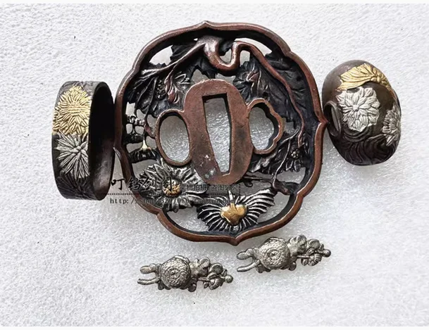 Immagine 7: Set dorato con rame dorato e argento di accessori per spada da samurai giapponese Katana, Tsuba, Fuchi, Kashira, Menuki