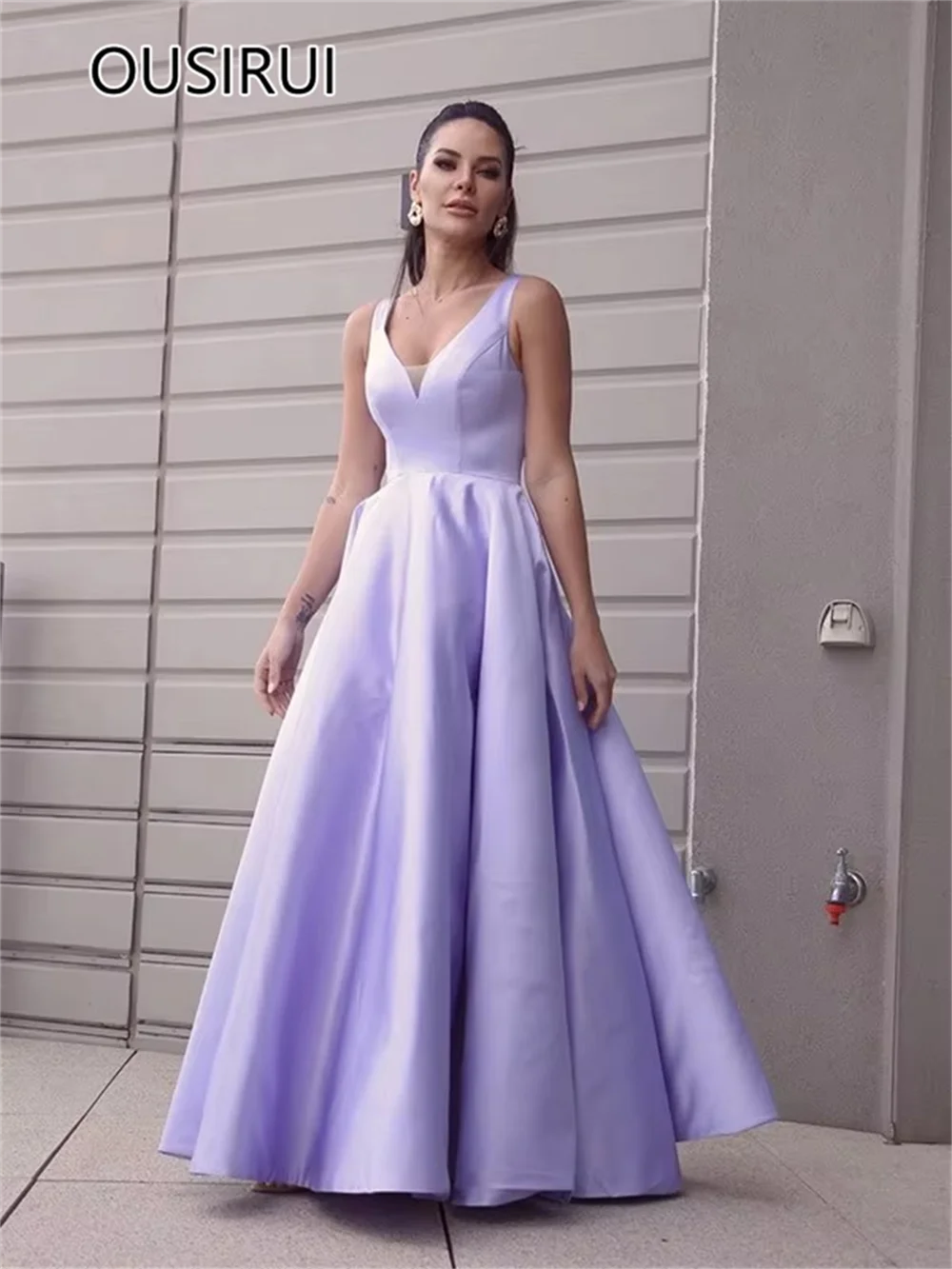 OUSIRUI Simple Custom V-neck Satin Solid Formal Evening Dress Backless Court A-line Bridal Prom Gown Straps robe de mariée