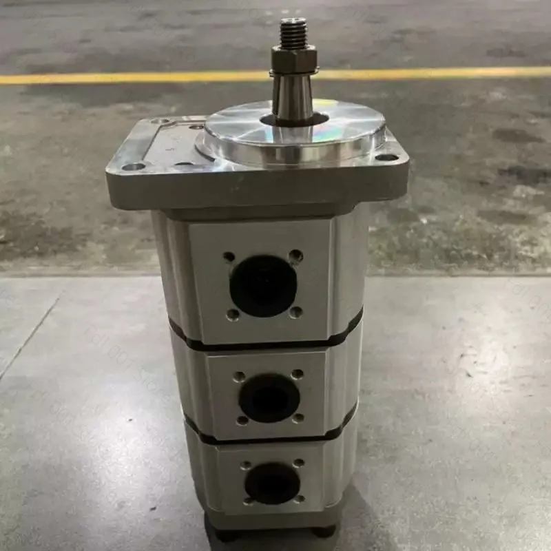 Excavator Charging Pump Gear Pump 3 Combined Pumps kayaba hydraulic gear pump