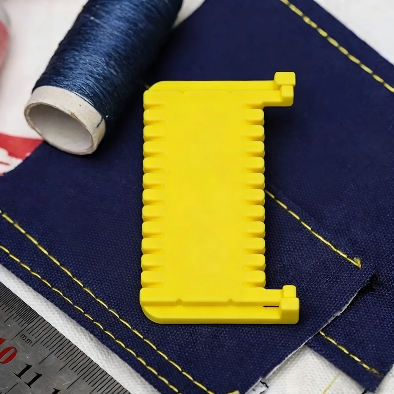 

1 Sewing Clamp — Made of durable plastic, this clamp features a simple yet practical design and is easy to use.