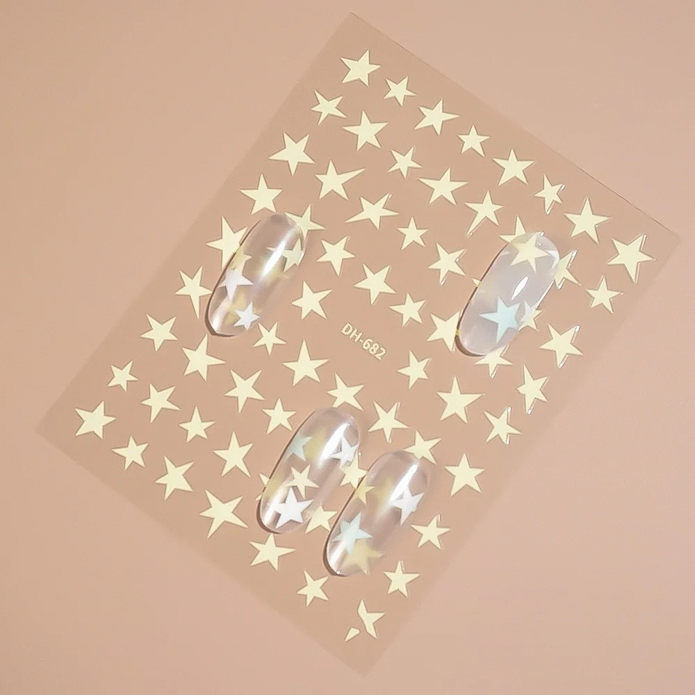 Naklejki na paznokcie 3D w kształcie pentagramu, proste, świeże, pięcioramienne gwiazdy, naklejki do zdobienia paznokci DIY, samoprzylepne naklejki do manicure.