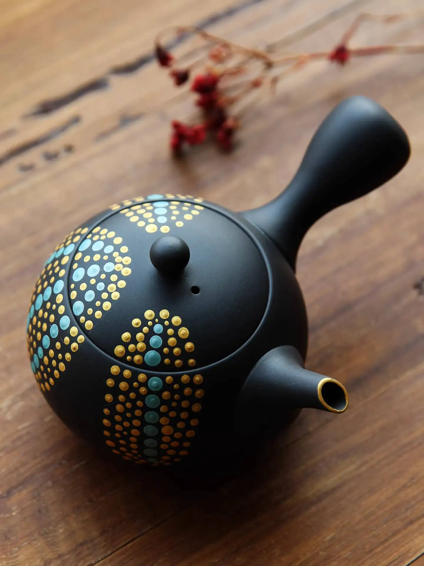 In-Stock Japanese Imported Tokoname Koi-Ei Kiyoshi Small Maru Gold And Black Clay Horizontal Handle Teapot Tea Ware