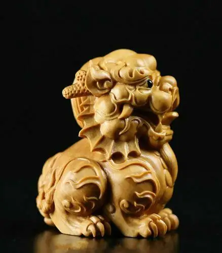 

China Natural Boxwood Wood Fengshui Foo Fu Dog Guardion Door Evil Lion Statue