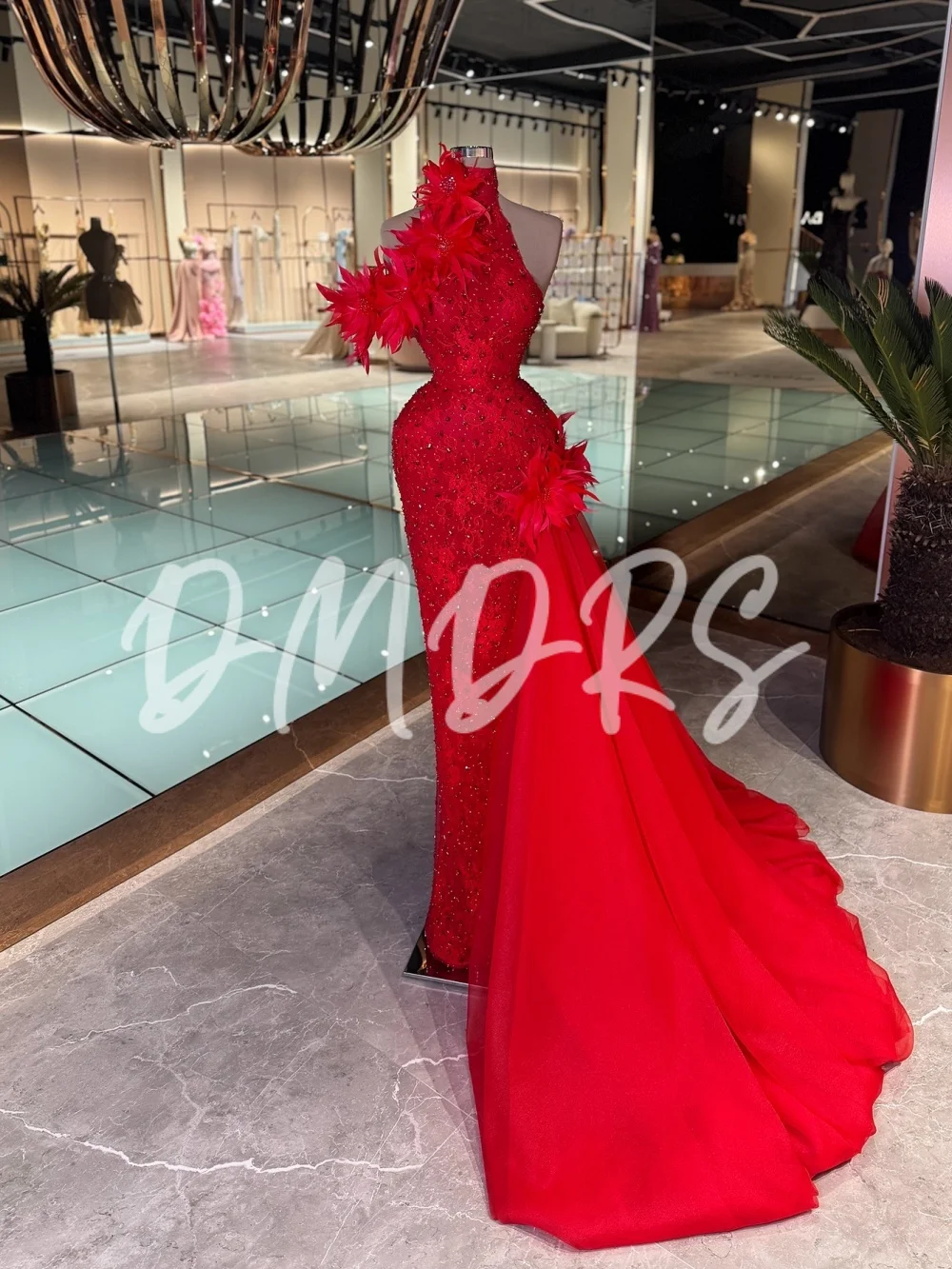 

Romantic Halter Evening Dress Charming Sleeveless Beaded Party Gown Classic Feather Floor Length Party Dresses فساتين سهرة