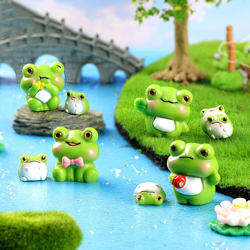 Cute Resin Frog Miniature MiniCar Ornaments Mini Figure Statue Miniatures DIY Decorative Dollhouse Decoration Home Decor Pendant