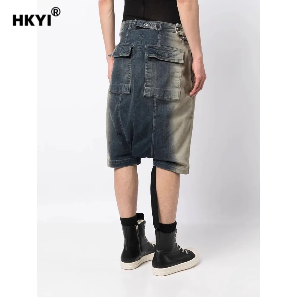 HKYI mens jeans diagonal zipper washed gradient denim shorts for men's high street wear, drop crotch five quarter pants