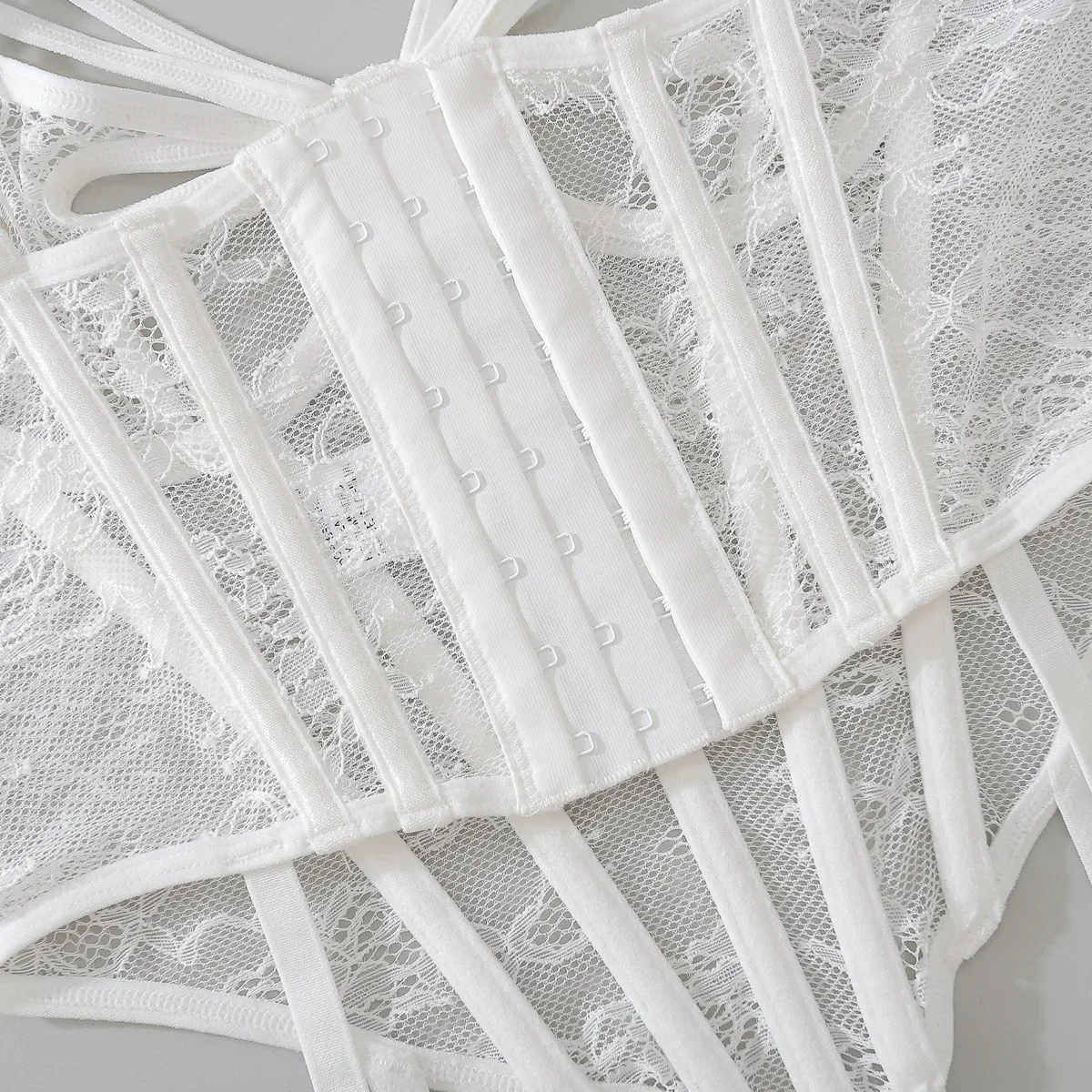 Set reggiseno trasparente scavato in pizzo sexy Lingerie stile puro desiderio da donna senza togliere la biancheria intima bianca femminile tentazione
