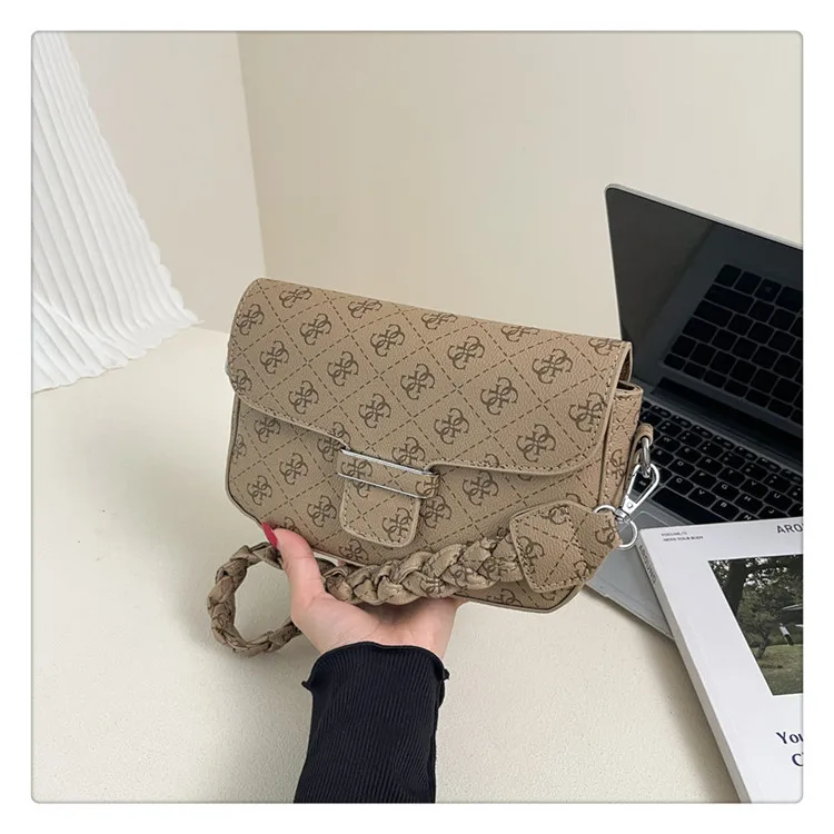 

Новая минималистичная квадратная сумка на цепочке для женщин, европейский стиль, модная сумка через плечо с принтом, винтажная сумка-кроссбоди.