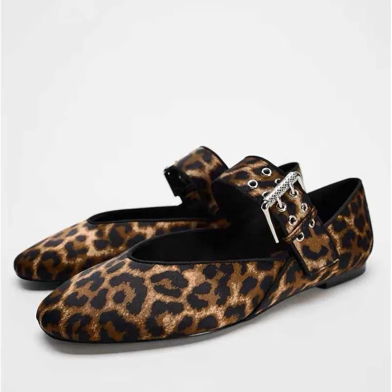 TRAF Leopard Print Flat Sandals For Woman  Round Head Metal Buckle Wide Strap Shoes Women Animal Print Low Square Heel Sandal