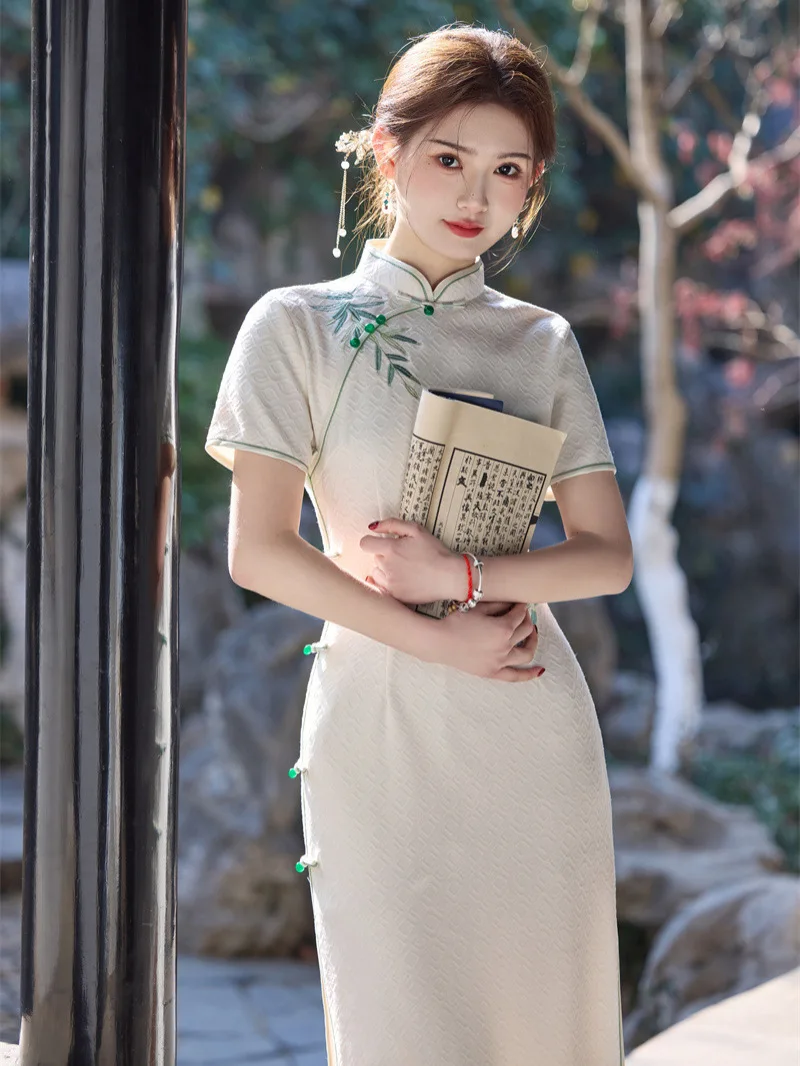 

2025 Spring/Summer New Jacquard Embroidery White Girls' New Chinese Style Cheongsam Summer Qipao