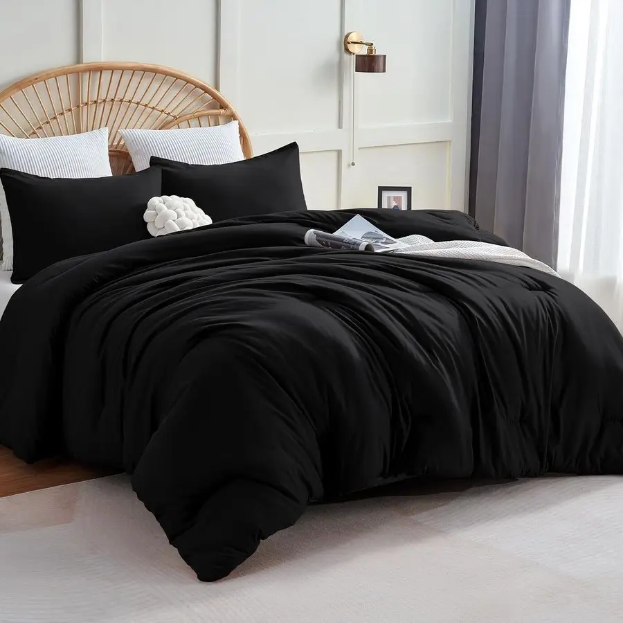 

Комплект постельного белья Queen Comforter Set Black, 3 предмета, однотонный, дышащий, стеганый, из микрофибры, имитирующей пух, класса люкс, мягкий.